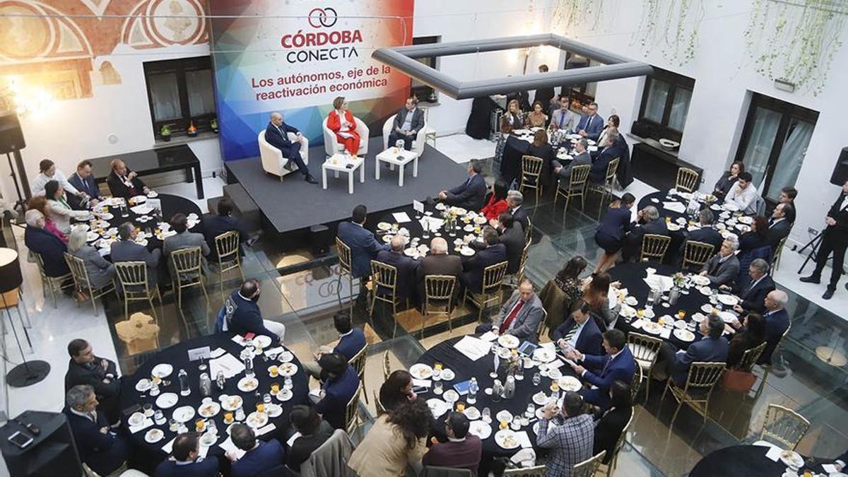 Asistentes al foro sobre autónomos del ciclo 'Córdoba conecta'.