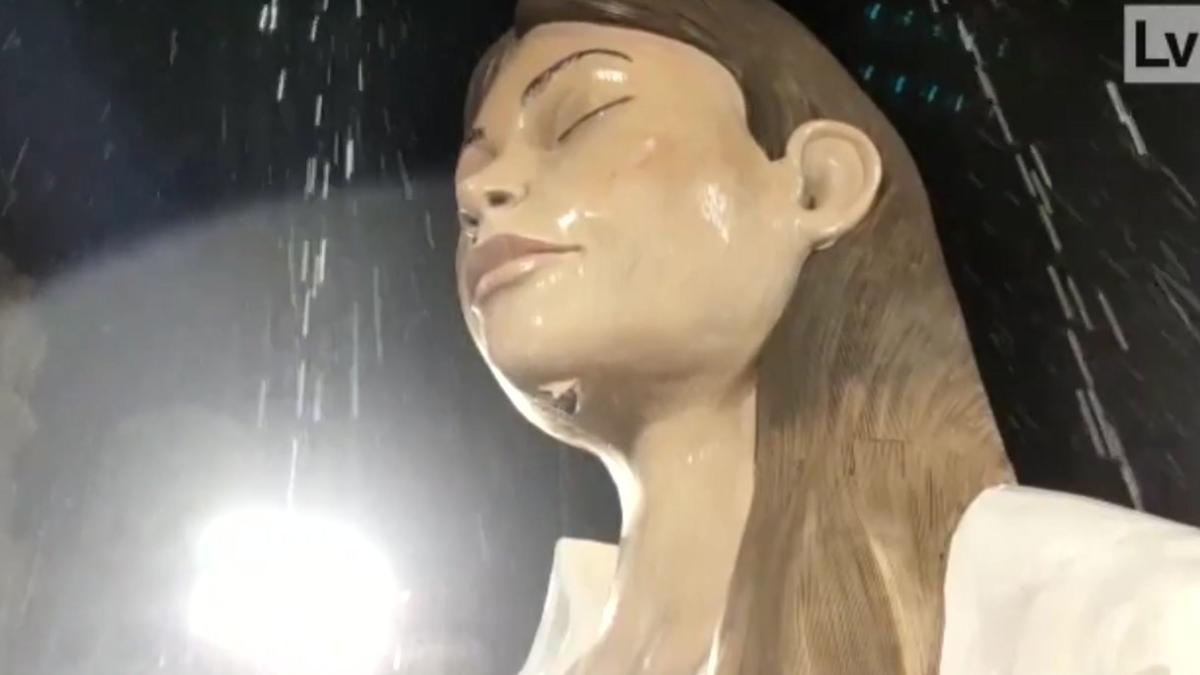 Las fallas de Valencia bajo la lluvia