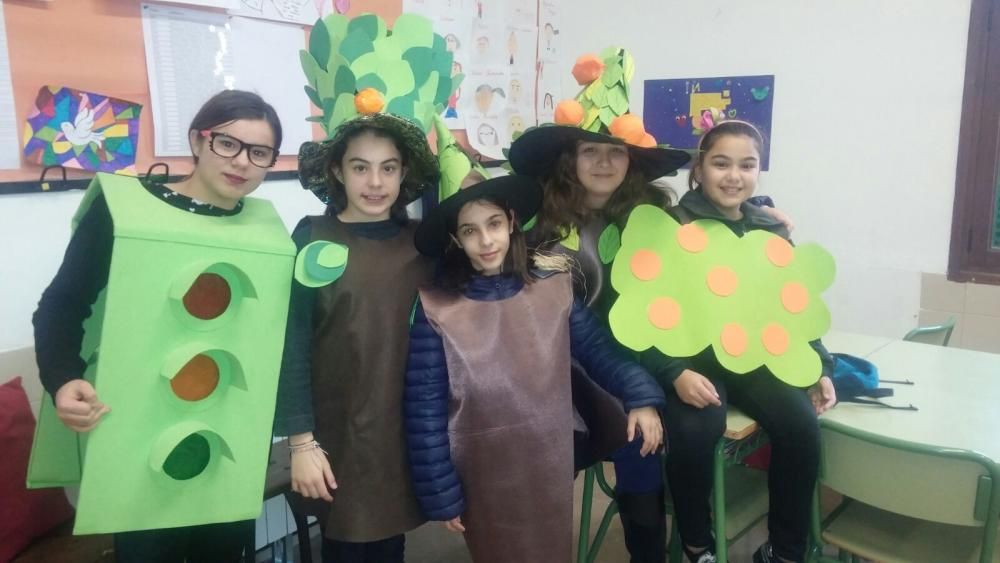 El colegio Sant Pere se inspira en sus 50 años para celebrar el carnaval