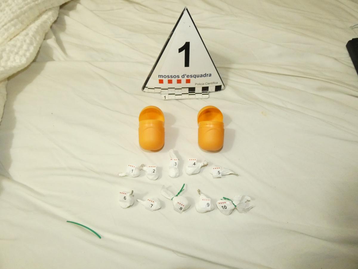 Les dosis de cocaïna requisades pels Mossos a la Bisbal.