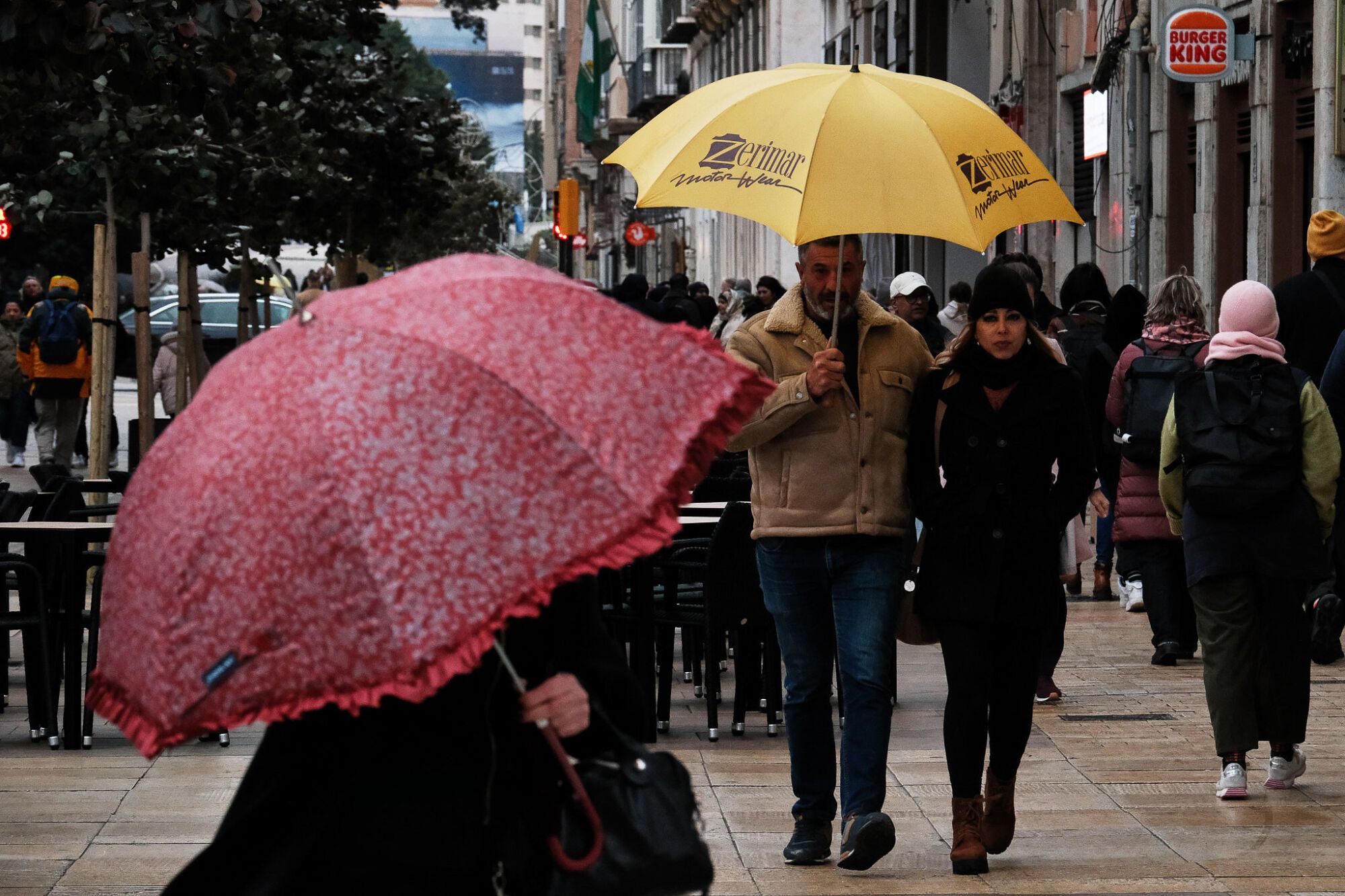 Málaga sufre los efectos del viento y la lluvia durante la alerta naranja