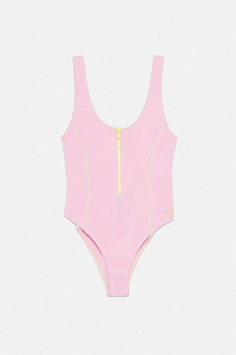 Bañador de neopreno rosa de Zara (precio: 22,95 euros)