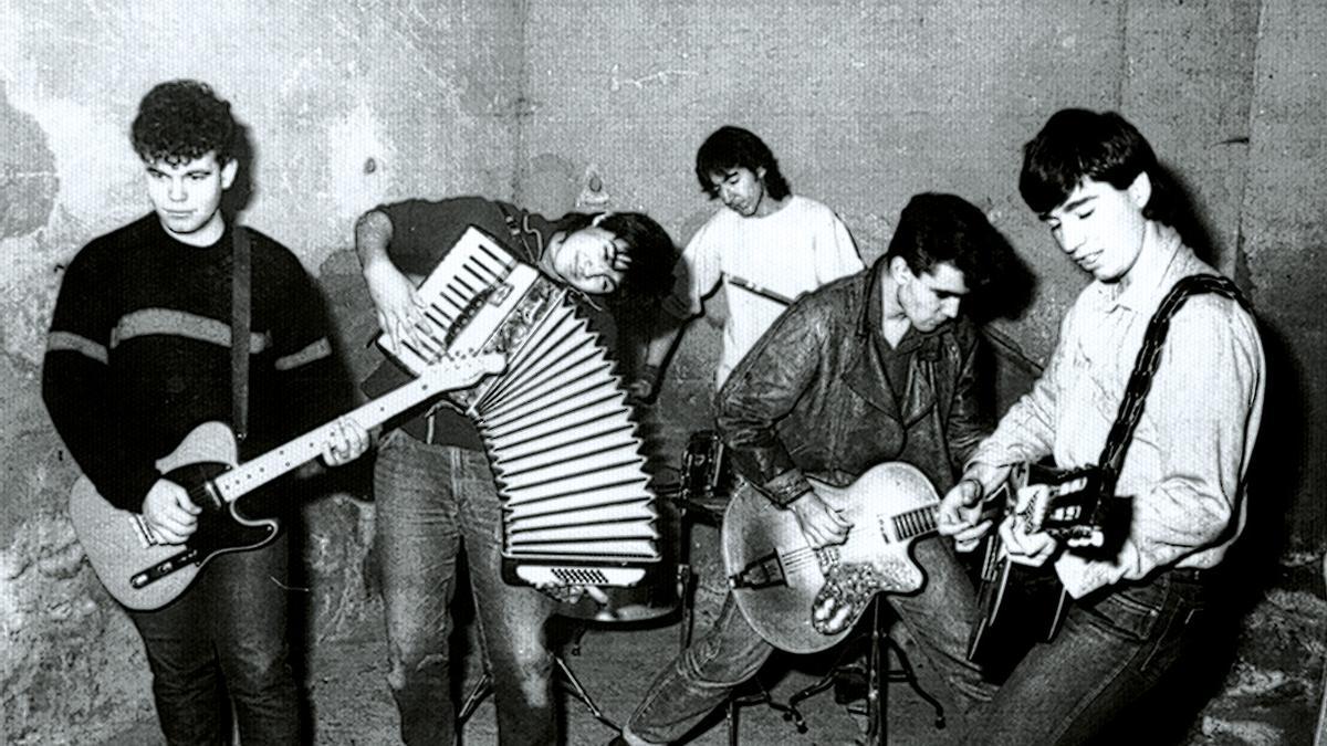 La banda oscense Mestizos, en 1985.