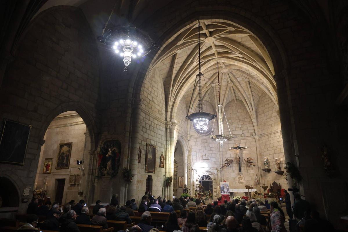 Fotogalería | Así se ha desarrollado la presentación del cartel de la Semana Santa de Cáceres