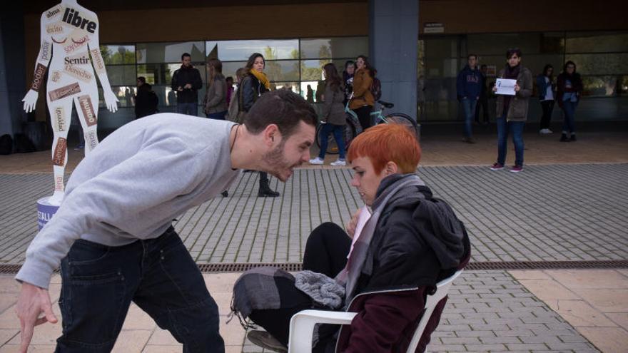 La Universidad dedica noviembre a la lucha contra la violencia de género