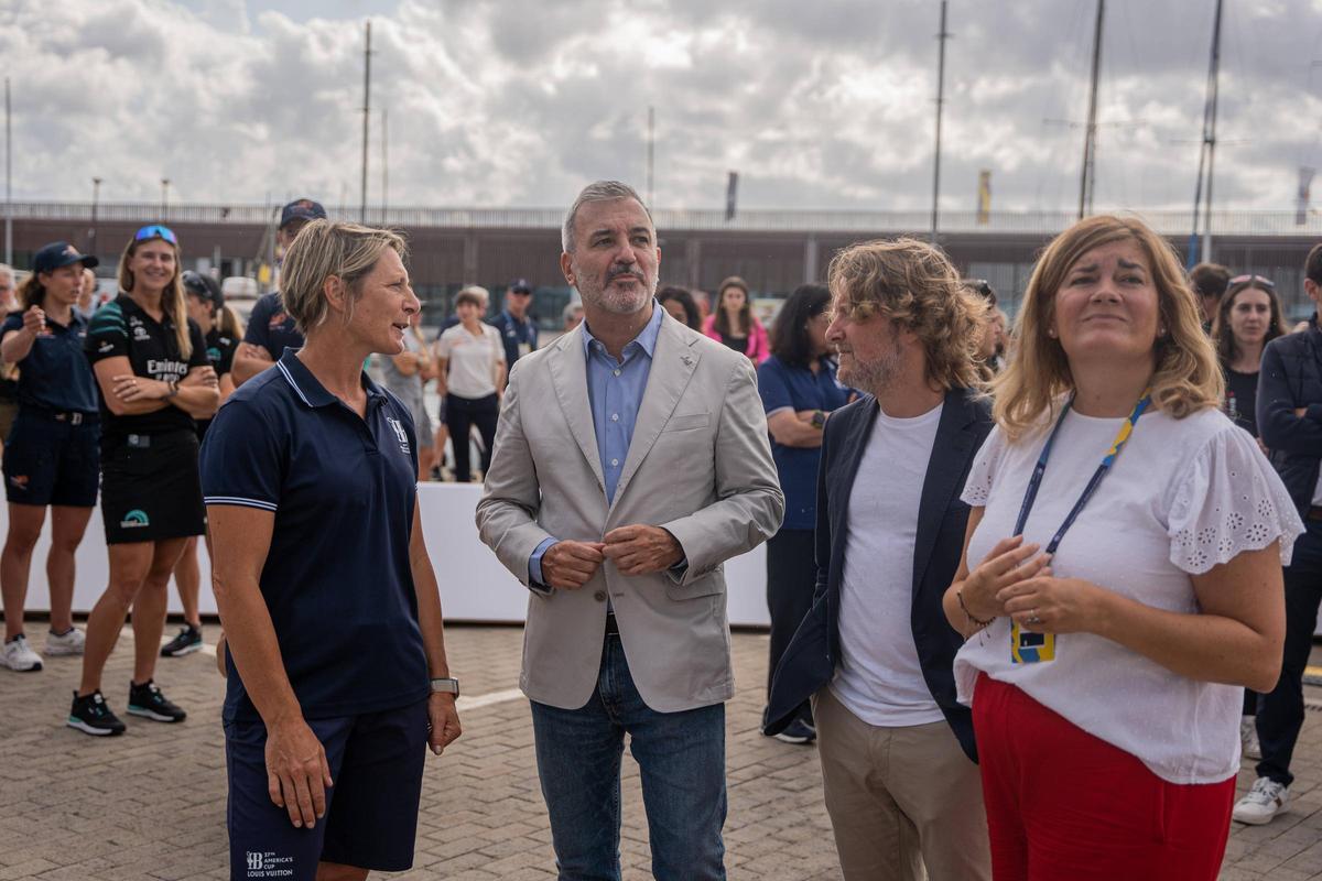 Jaume Collboni visita los equipos Youth y femenino de la Copa América