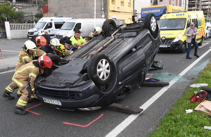 Aparatoso accidente en la avenida de Finisterre