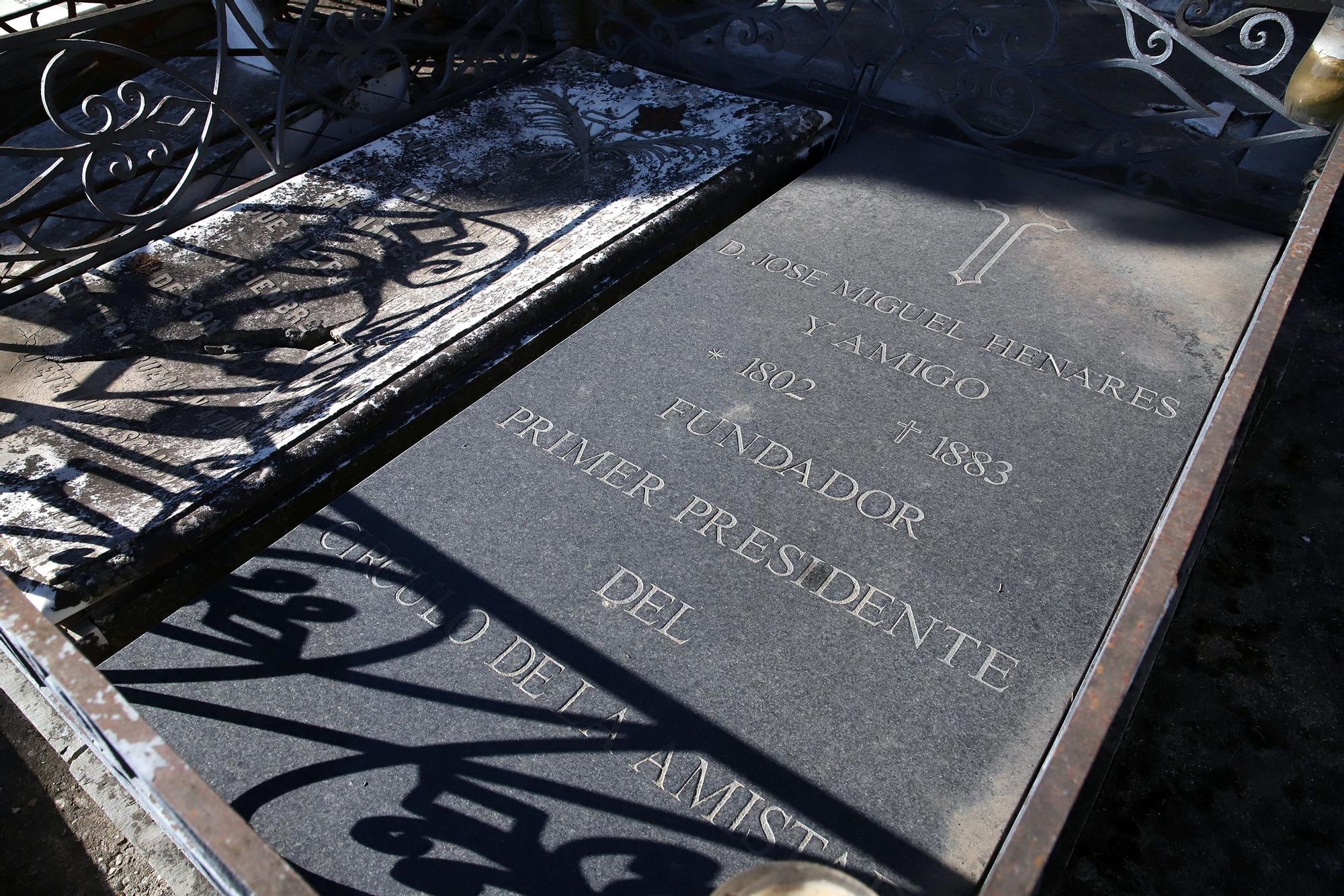 Un recorrido por la historia de Córdoba en el cementerio de La Salud