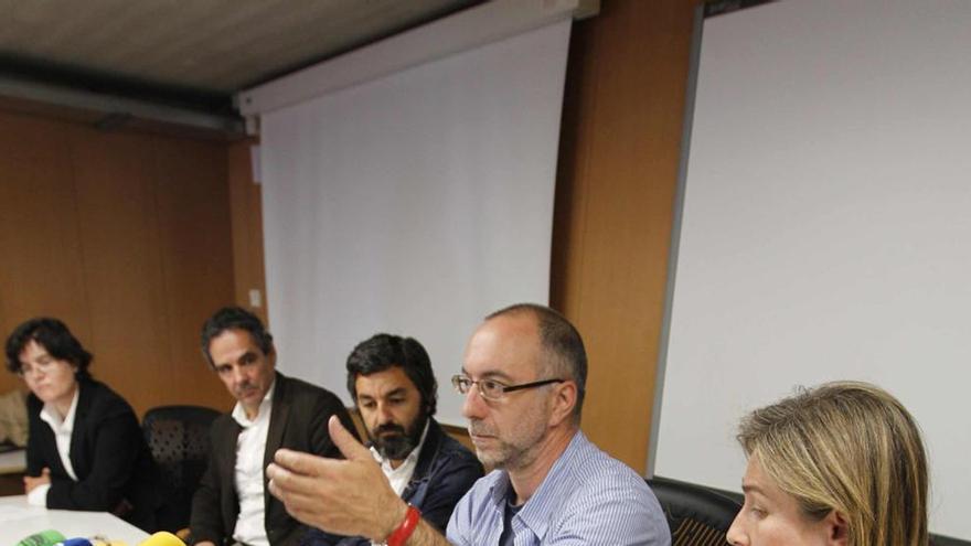 De izquierda a derecha, Paloma García, Vicente Domínguez, Alejandro Calvo, Rubén Vega e Irene Díaz.