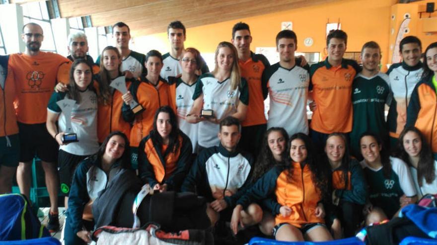 La Universitat de València se proclama subcampeona de España de natación y pádel