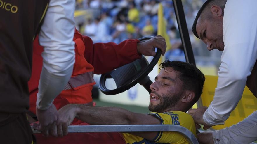 'Au revoir' a Enzo: quirófano, otro mes KO y adiós a la temporada con la UD Las Palmas