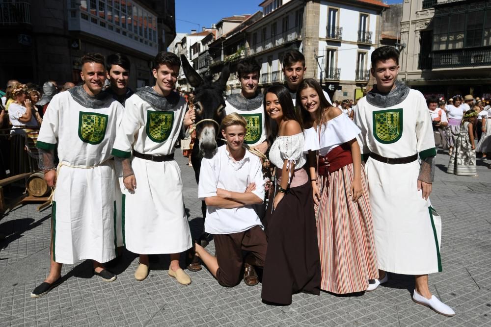 Miles de asistentes consolidan la Feira Franca como una de las fiestas históricas más destacadas de Galicia