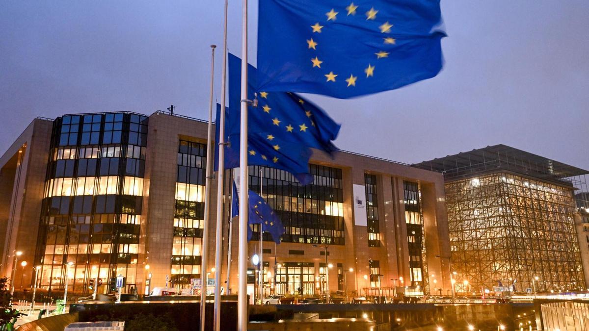 Bruselas crea un grupo de expertos para mejorar la respuesta europea ante incendios y desastres naturales