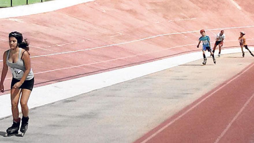 Imagen de una de las pruebas disputadas el sábado sobre la pista del velódromo de Son Moix.