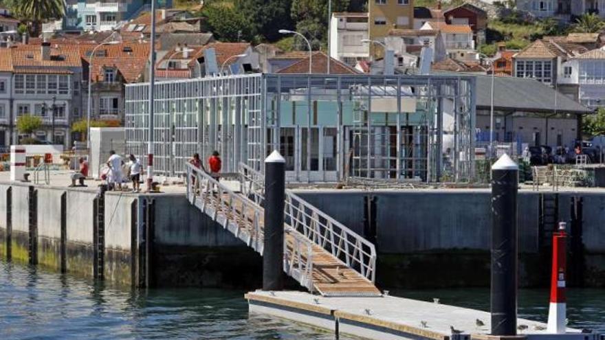 Vista de la futura estación marítima de Baiona y del pantalán del barco a Cíes.  // Marta G. Brea