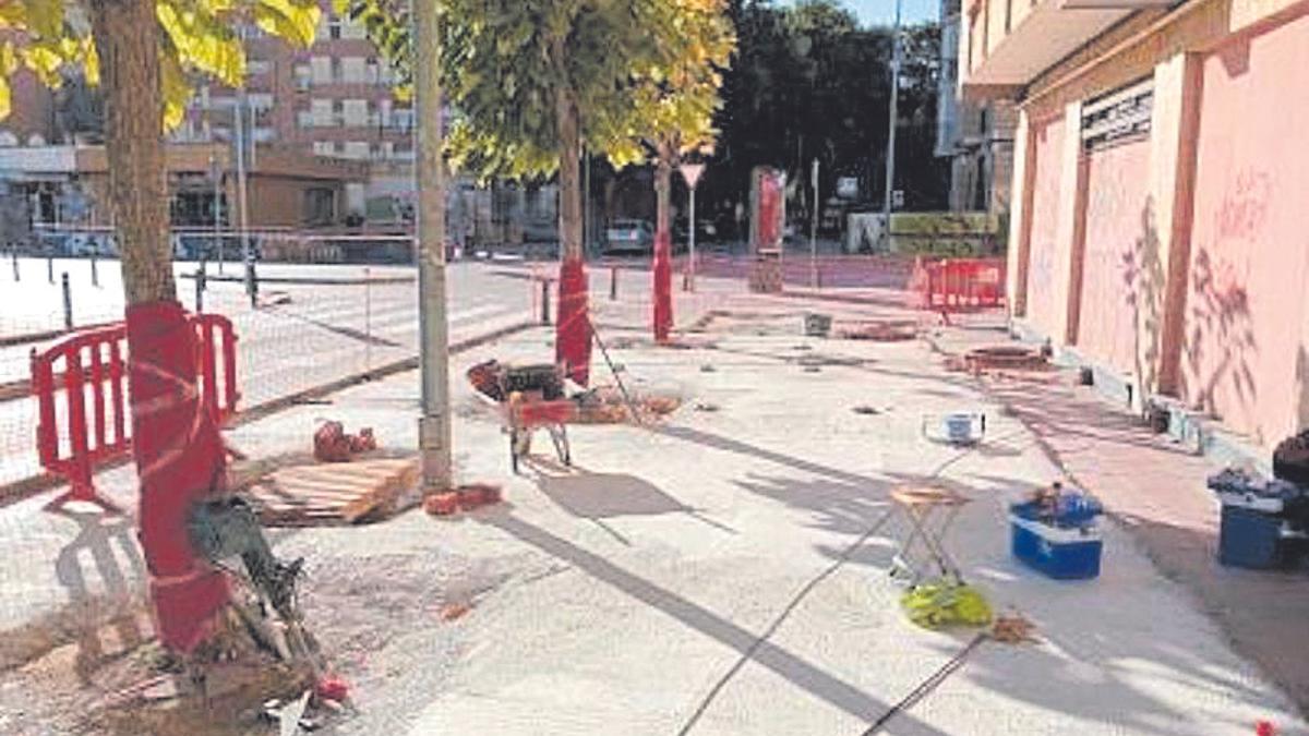 Estado de las obras en la plaza de Santoña.
