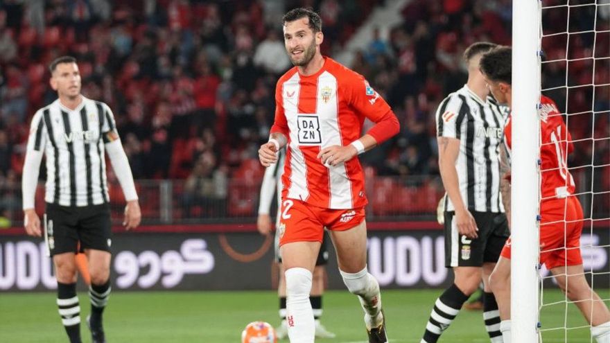 Resumen, goles y highlights del Almería 2-1 Cartagena de la jornada 35 de LaLiga Hypermotion