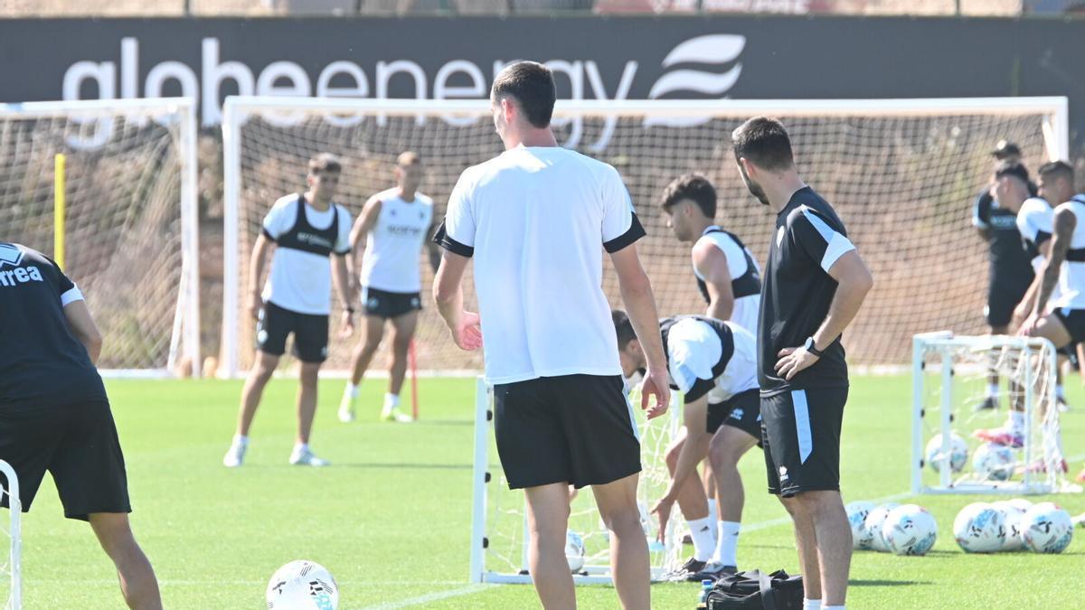 Entrenamiento de los 'orelluts', el curso pasado, en la Ciudad Deportiva Globeenergy.