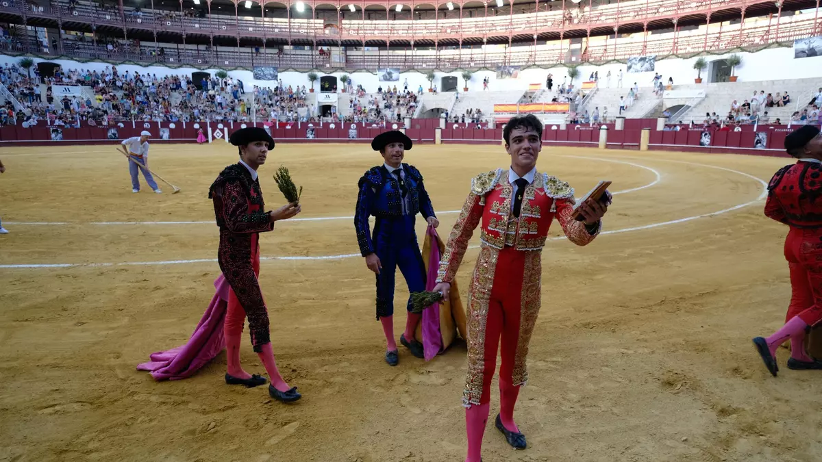 Alejandro González abre la puerta grande tras desorejar a un excelente novillo de Gabriel Rojas en la última semifinal