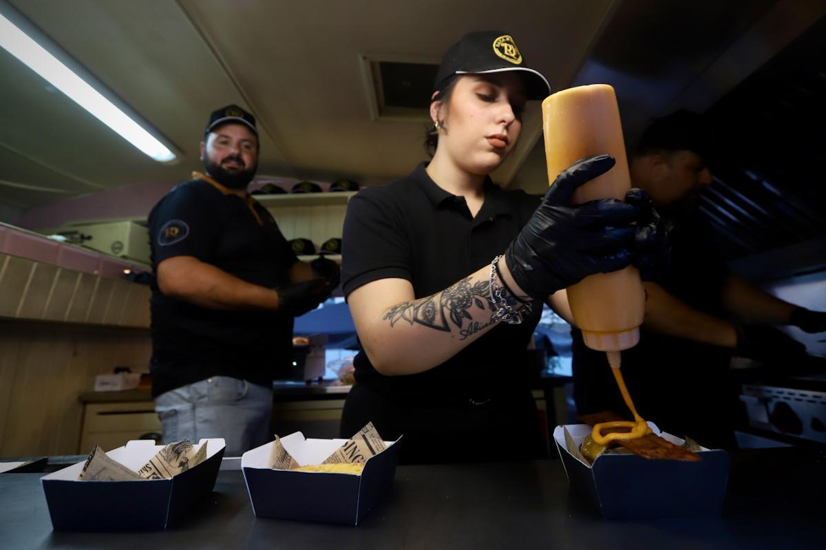 Los cordobeses llenan The Champions Burger