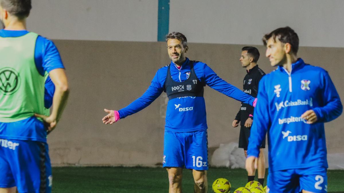 Aitor Sanz, en el entrenamiento realizado en Elda.