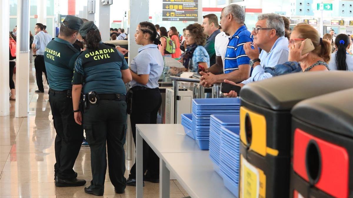 La Guardia Civil está presente en los controles de seguridad.