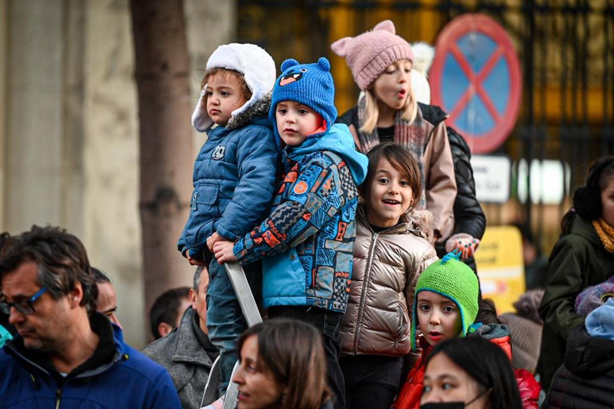 Miles de niños esperan la llegada de los Reyes Magosos