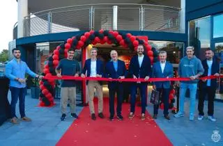 El Real Mallorca inaugura su nueva tienda en Son Moix