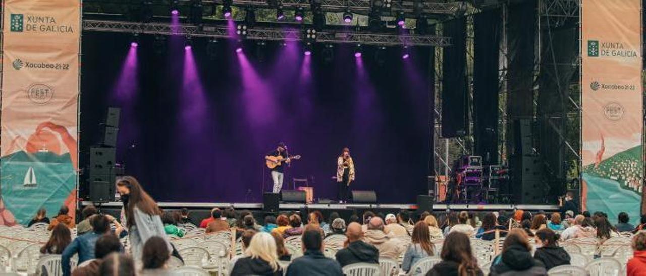 Uno de los conciertos de la edición del año pasado del SonRías Baixas en Bueu.   | // ROCÍO CIBES