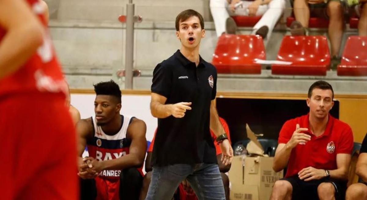 Xevi Pujol en su etapa en el cuerpo técnico del Bàsquet Manresa