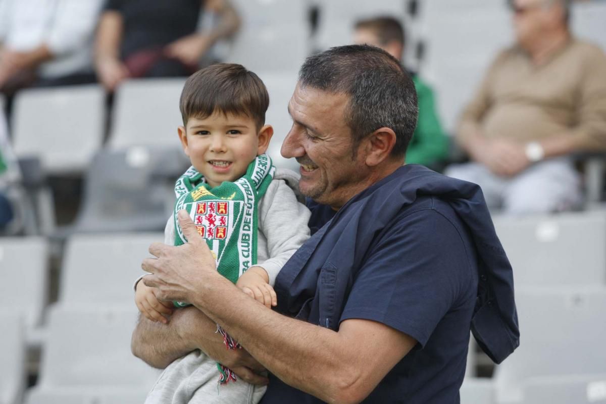 Los aficionados del Córdoba CF en el Arcángel