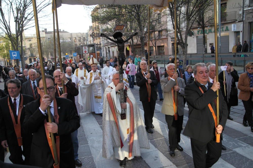 La processó del Sant Crist d'Igualada aplega centenars de persones