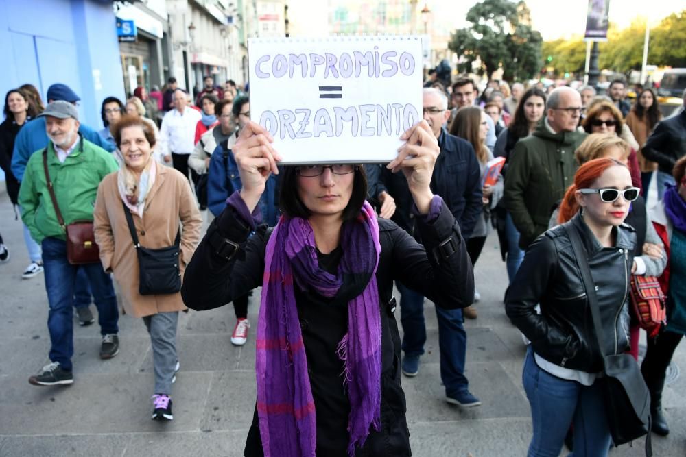 Miles de mulleres saíron onte á rúa en toda España para reclamar ao Goberno máis fondos nos próximos Orzamentos do Estado para loitar contra a violencia machista.