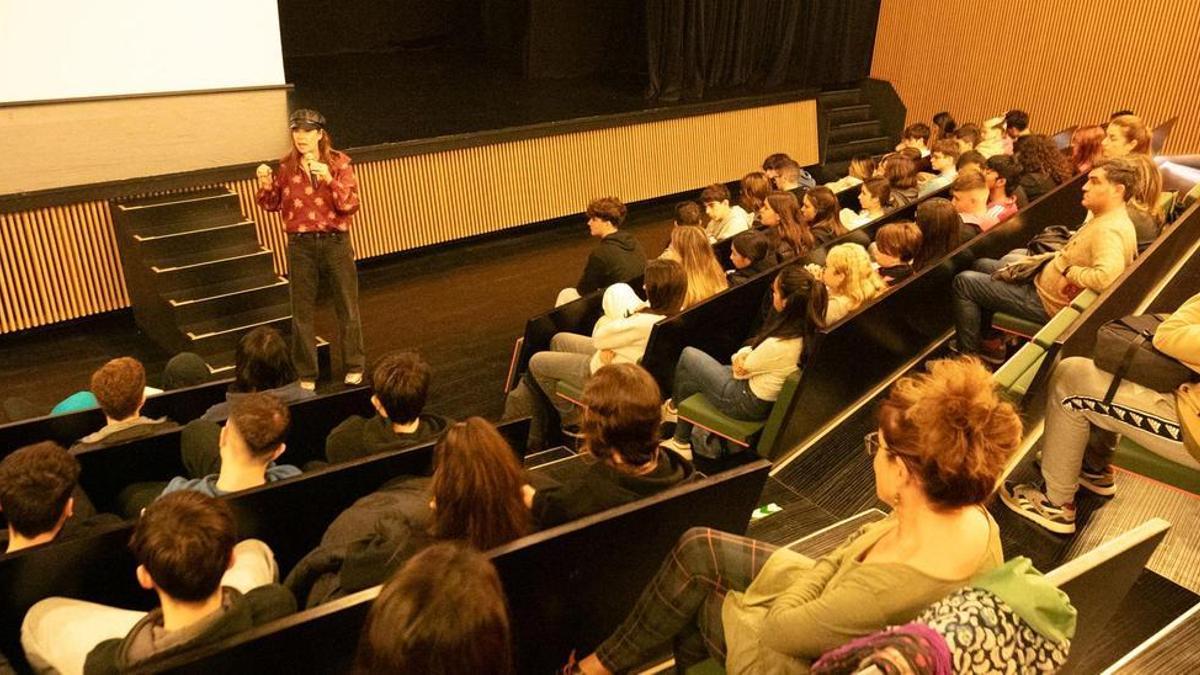 Descubre las fotos del taller de la directora de cine Mabel Lozano en Jesús.