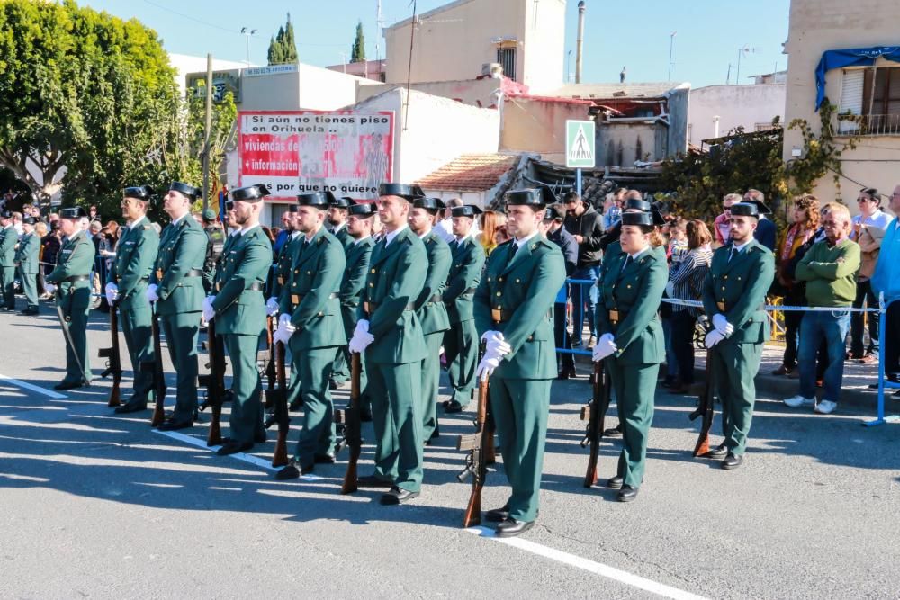 El Ayuntamiento rindió homenaje a la presencia de la Guardia Civil en Orihuela y su 175 aniversario con el descubrimiento de un monumento