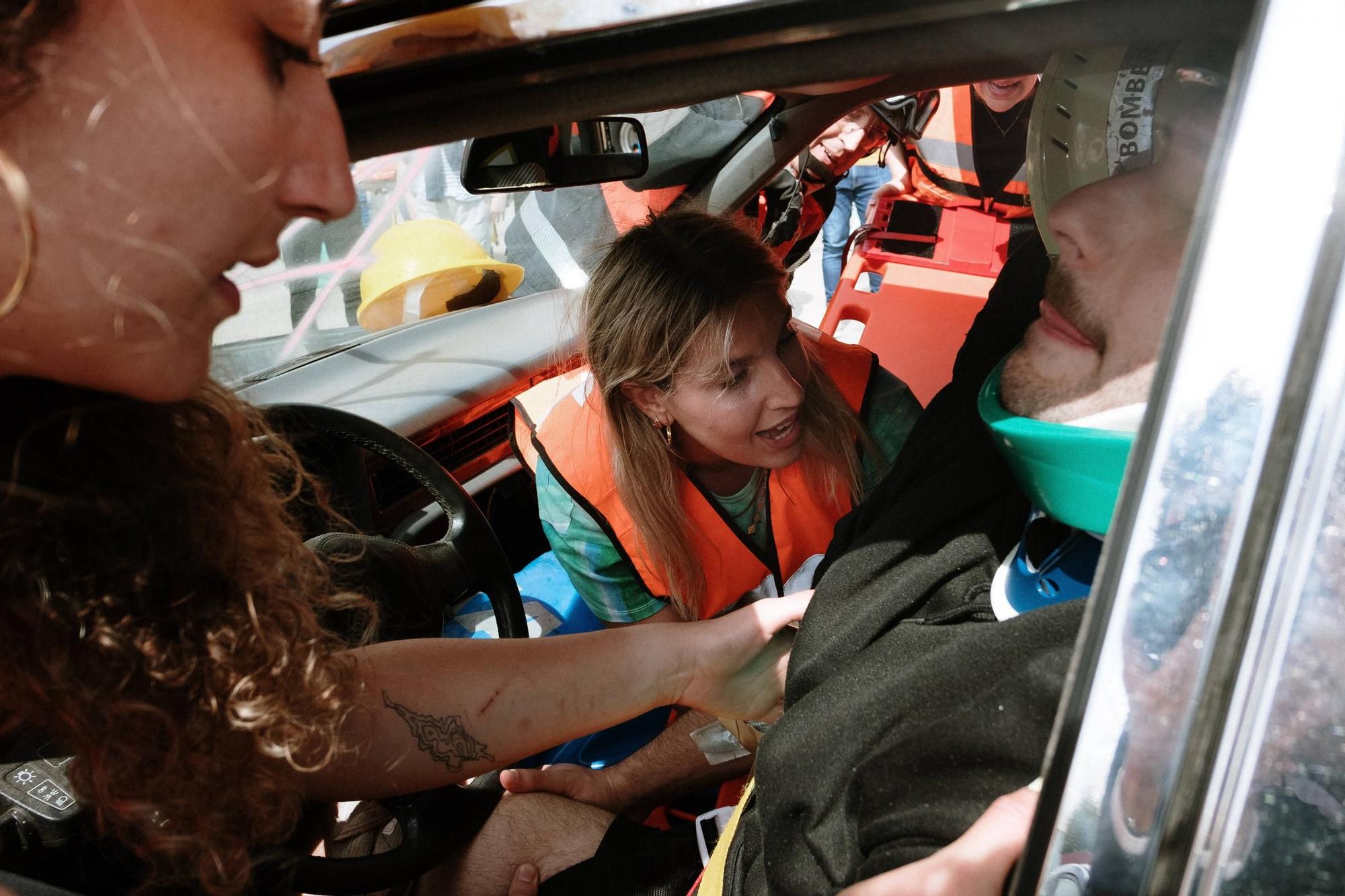 Las futuras enfermeras de Mallorca aprenden a actuar ante un accidente de tráfico con heridos