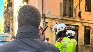 Redada en marcha en el Raval de Barcelona contra revendedores de móviles robados