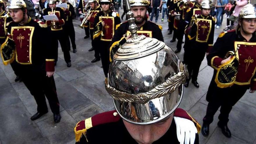 Los integrantes de la banda, ayer, en la calle Real.