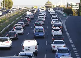 21 pueblos de Mallorca ya tienen más vehículos que personas: "El tsunami urbanizador ha creado un problema de movilidad enorme"