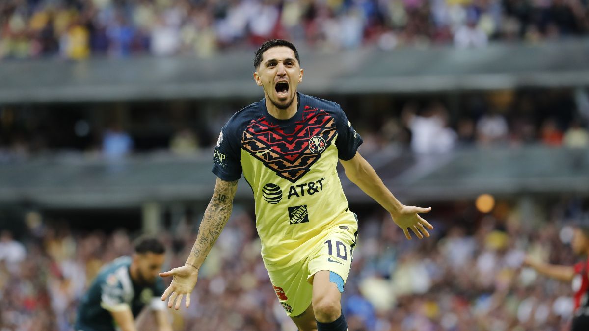 Diego Valdés celebra su gol contra el Puebla en la vuelta de los cuartos del torneo Clausura 2022 de la Liga MX