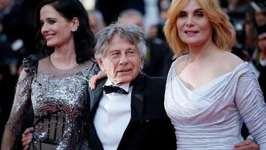 Seigner, en el Festival de Cannes de 2017 con Polanski. // Reuters