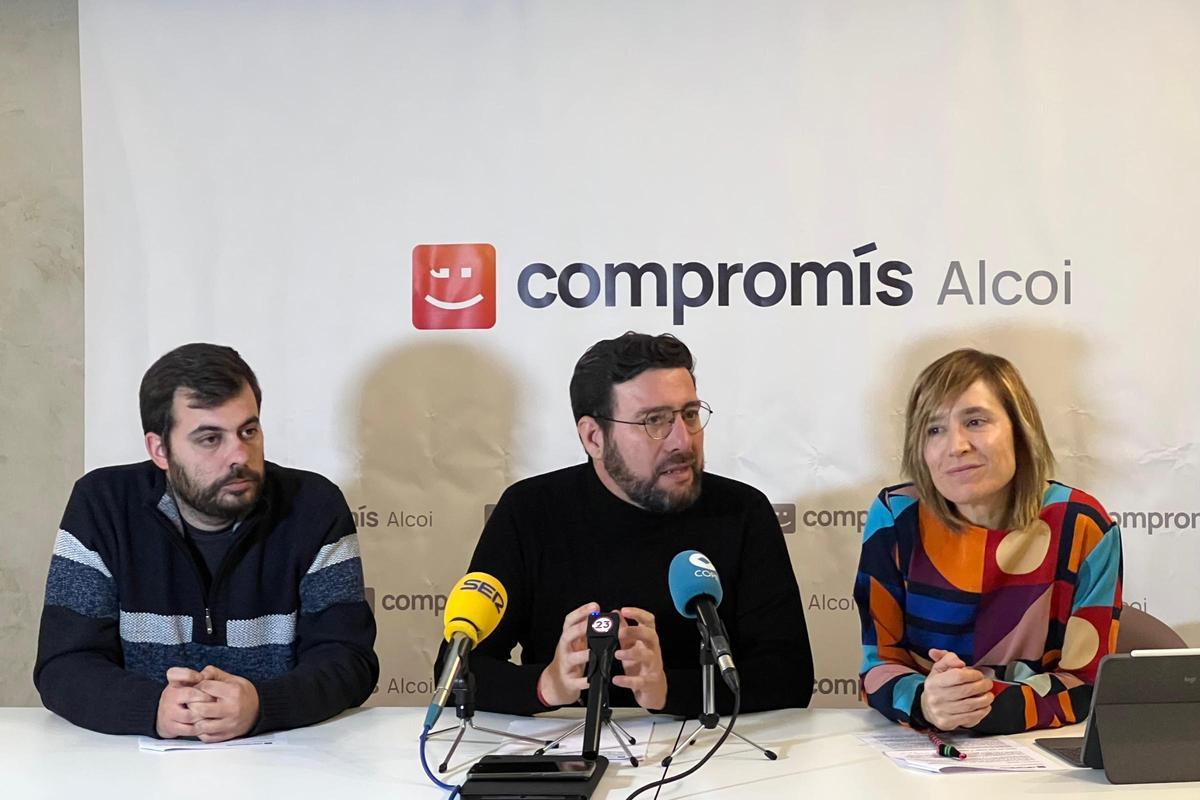 De izquierda a derecha, los ediles Sansalvador, Cerradelo y Guillem