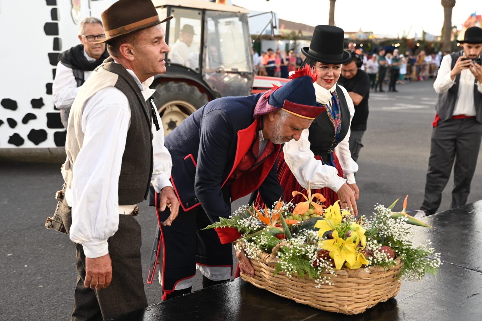 Ángel Víctor Torres acude a la ofrenda a la Virgen de Los Dolores, en Lanzarote