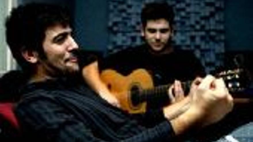 El dúo Estopa prepara su tercer asalto musical con el disco ´¿La calle es  tuya?´ - El Periódico Extremadura