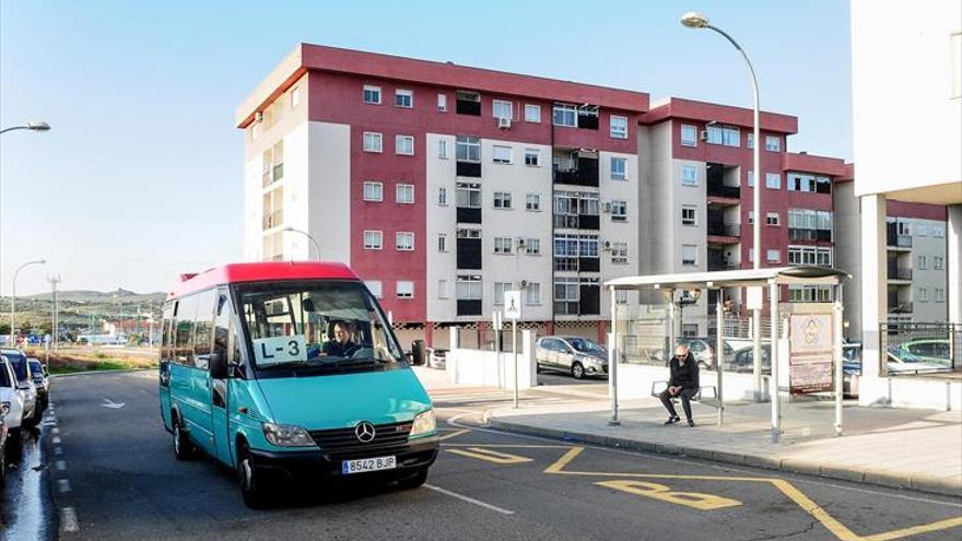 El ayuntamiento estudia ampliar las paradas del autobús urbano