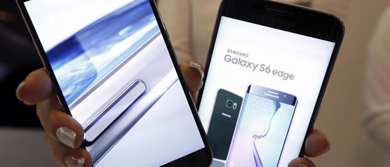 Los nuevos teléfonos inteligentes Samsung Galaxy S6 y el Galaxy S6 Edge // JEON HEON-KYUN