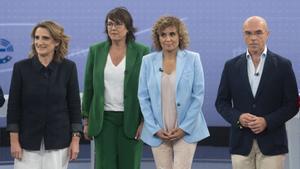(I-D) Los candidatos para las elecciones europeas Teresa Ribera (PSOE); Diana Riba (Ahora Repúblicas); Dolors Montserrat (PP) y Jorge Buxadé (Vox) durante un debate a nueve a tres días de las elecciones europeas, a 6 de junio de 2024, en Madrid (España).