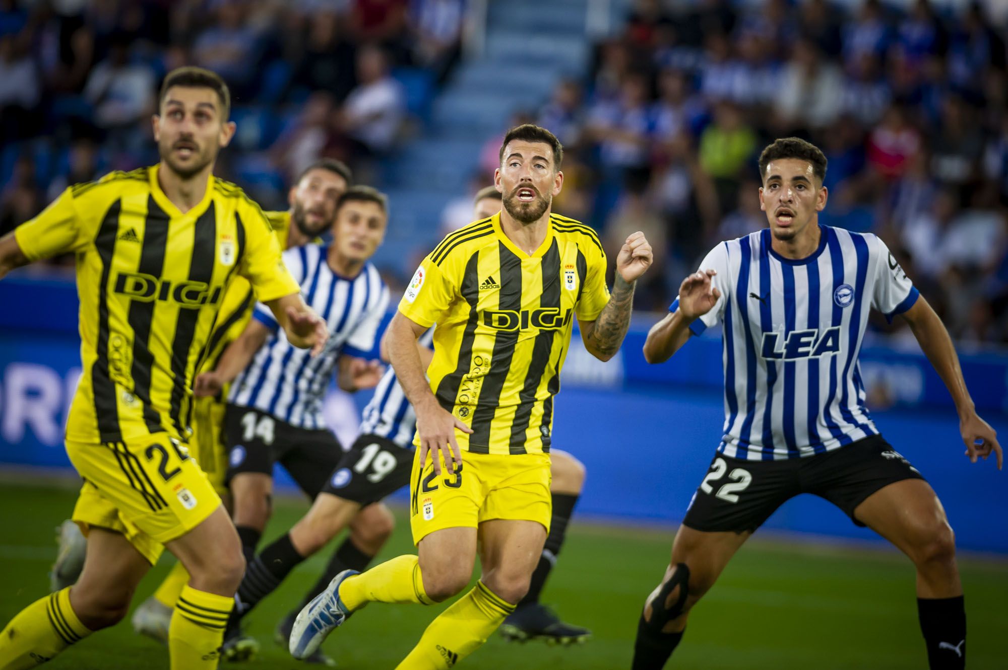 EN IMÁGENES: Cruel destino para el Oviedo que pierde en el último minuto (2-1)