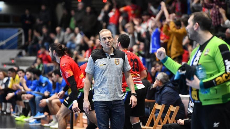 Quique Domínguez, durante el encuentro de ayer en Pontevedra.