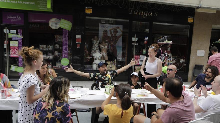 La comida en la calle de Laviana supera los 2.700 inscritos y contará con música de DJ